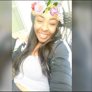 Meet your Posher, Kayla